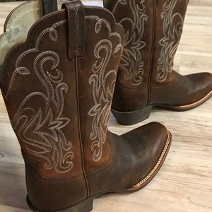 ARIAT BROWN LEATHER COWBOY BOOTS SZ 8